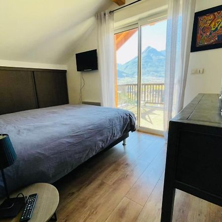 Large chalet with terrace&view in Briançon Exterior foto
