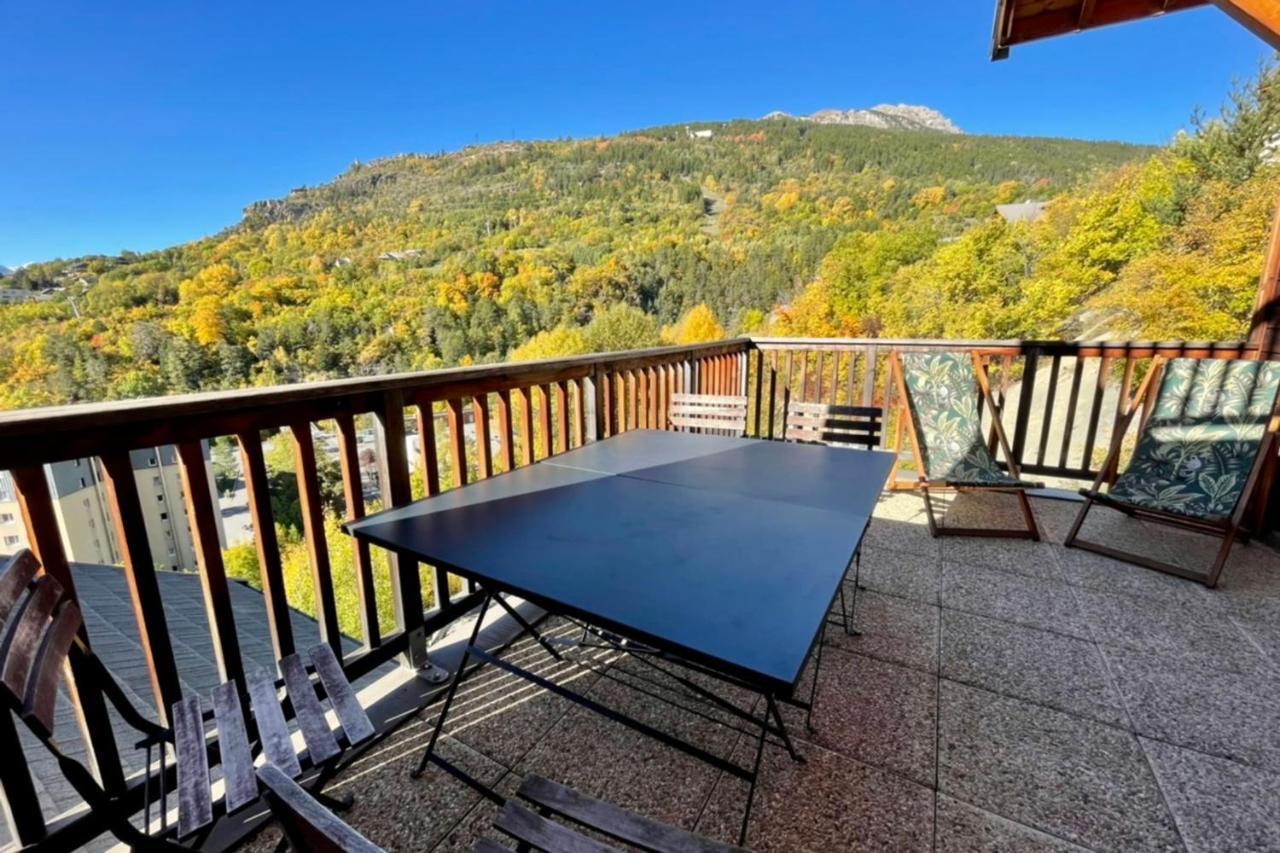 Large chalet with terrace&view in Briançon Exterior foto
