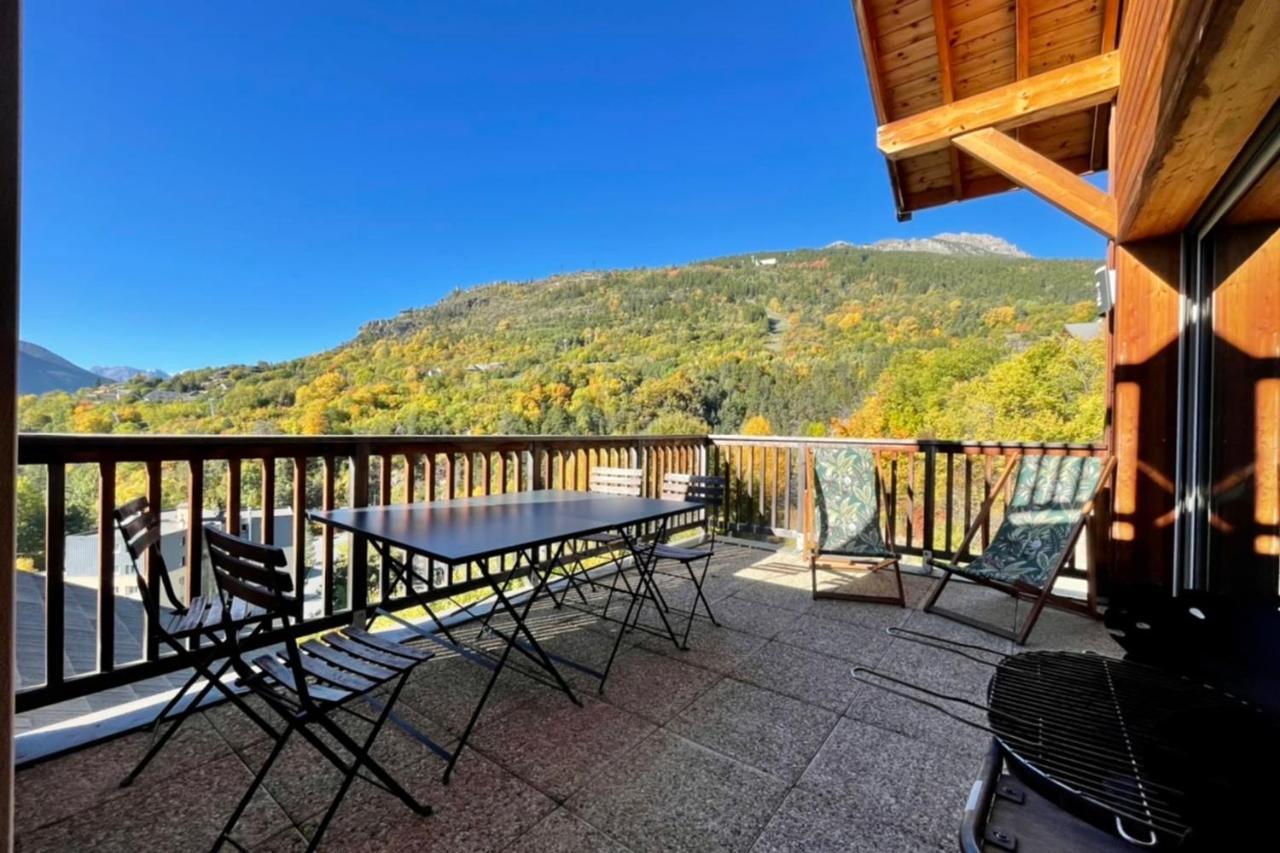 Large chalet with terrace&view in Briançon Exterior foto